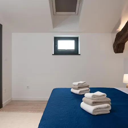 4-bedroom With Private Pool, Sauna & Children's Playground In Svetvincenat Villa